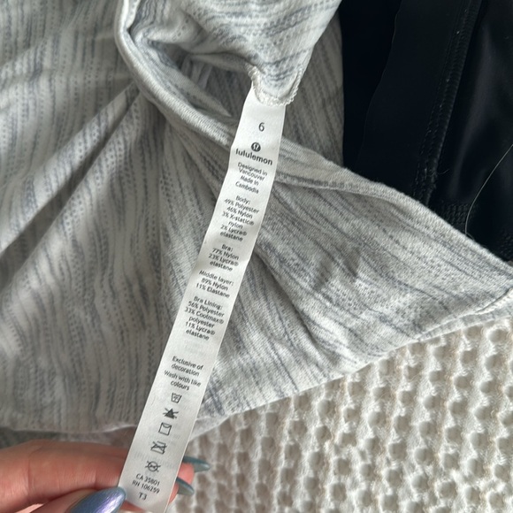 lululemon moment to movement 2in1 tank - Picture 4 of 5